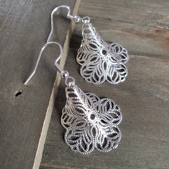 Hand Crafted Jewelry - Silver Lace Flower Earrings